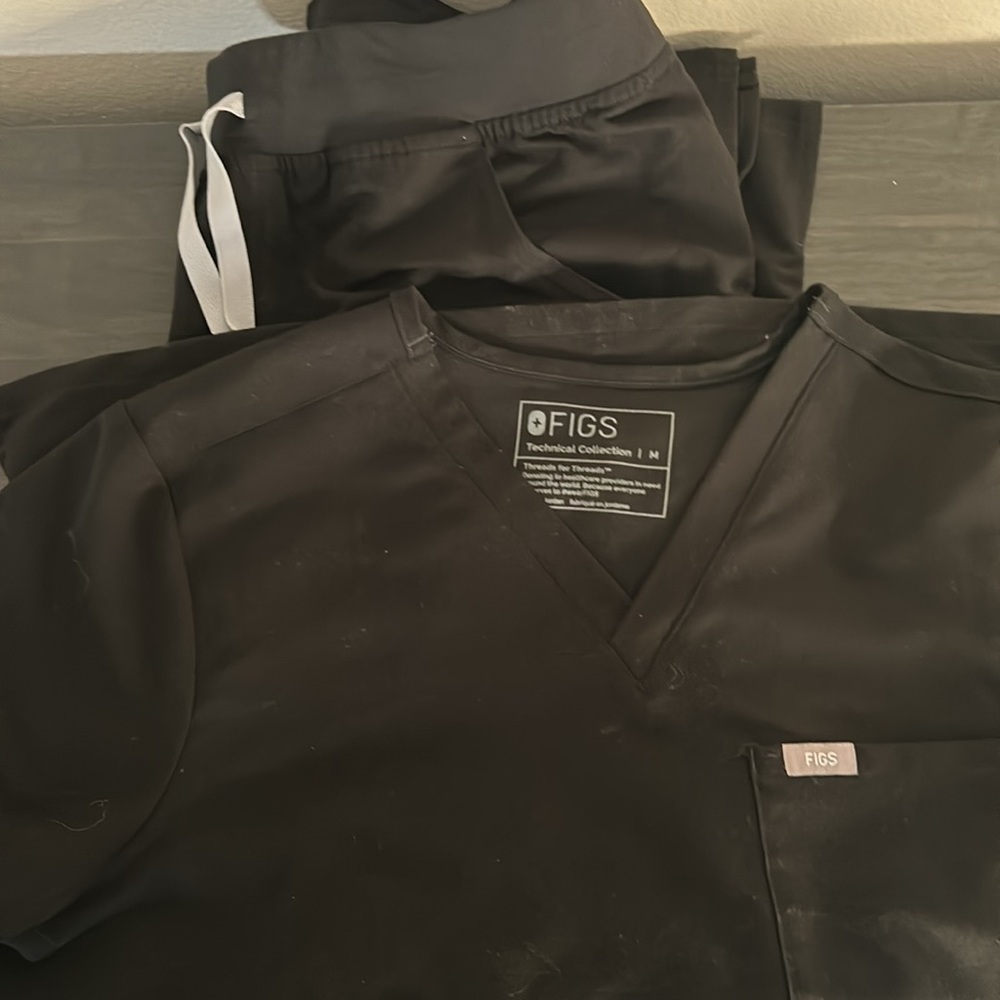 Figs Black Casma and Kade Cargo M Black Petite SET